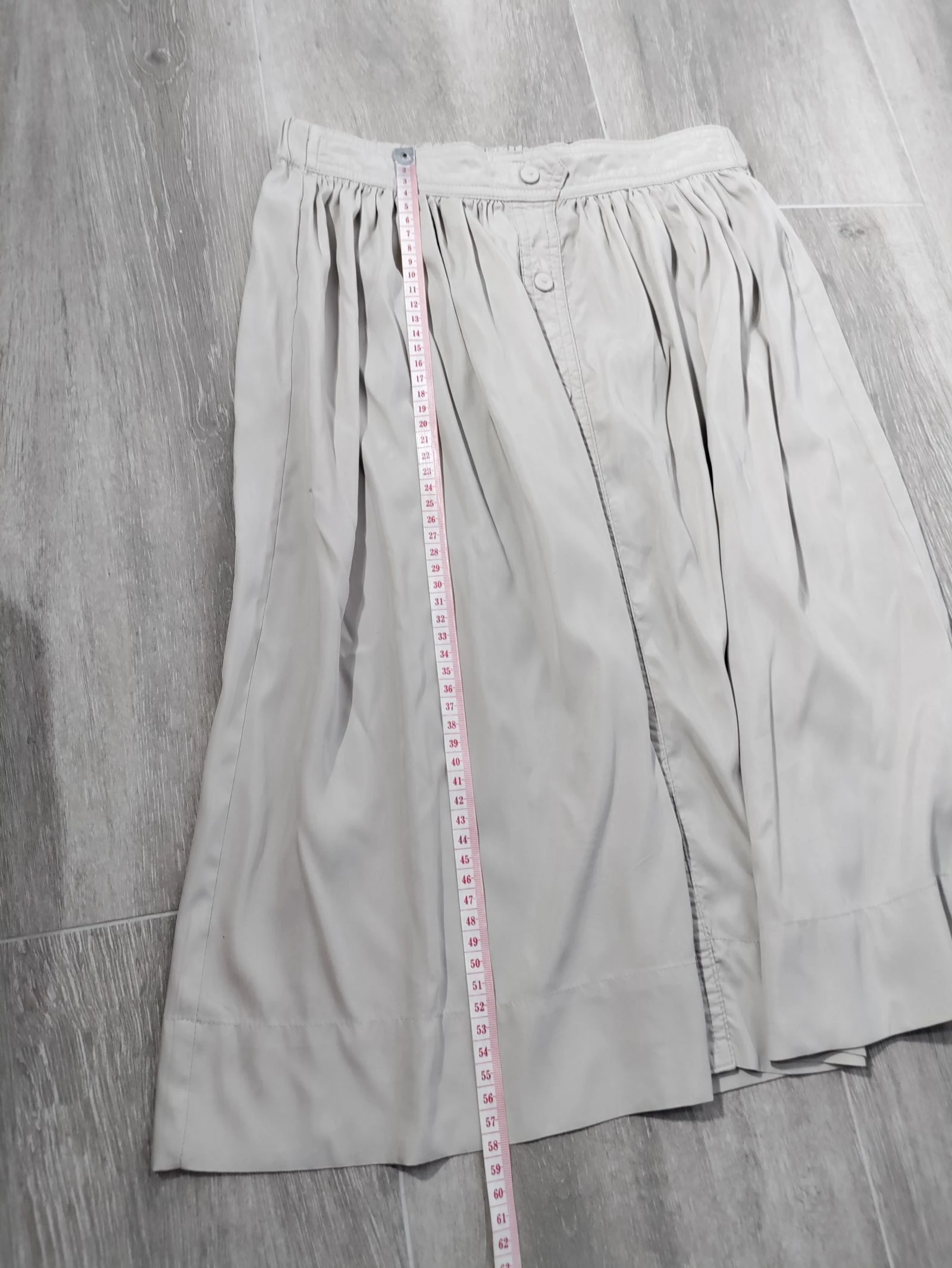 Falda Zara Basic beige con botones y vuelo - Talla XS – photo 13